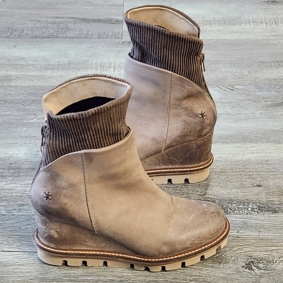 Patrizia Bonfanti Wedge Distressed Ankle Booties - Picture 7 of 13